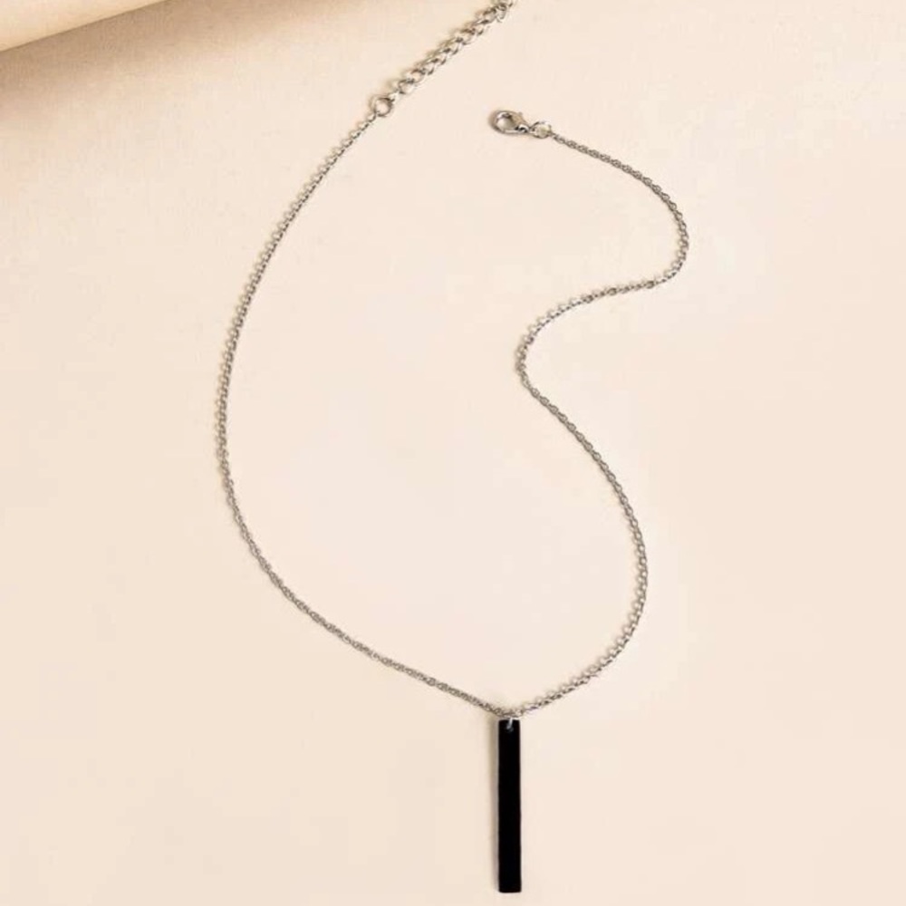Simple bar necklace - Picture 2 of 3